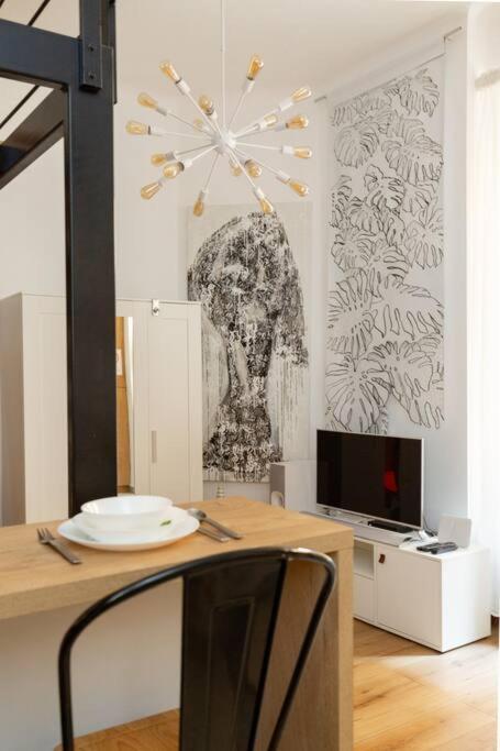 Stylish And Smart Apartment In The Center Budapest Exterior photo