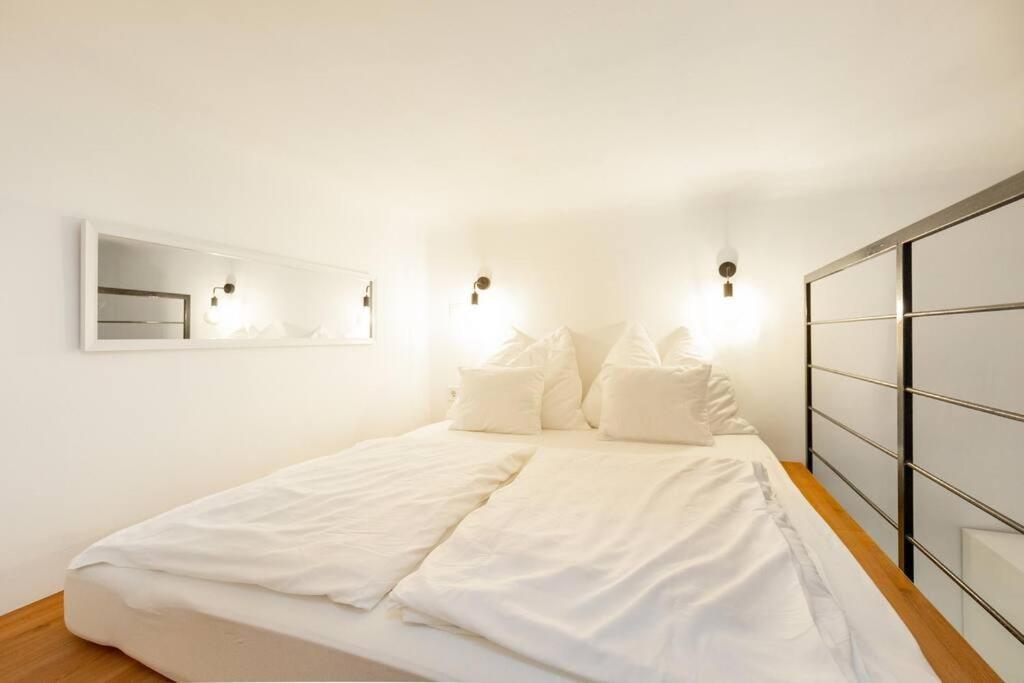 Stylish And Smart Apartment In The Center Budapest Exterior photo